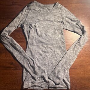 Lululemon Gray Long Sleeve Women's Top